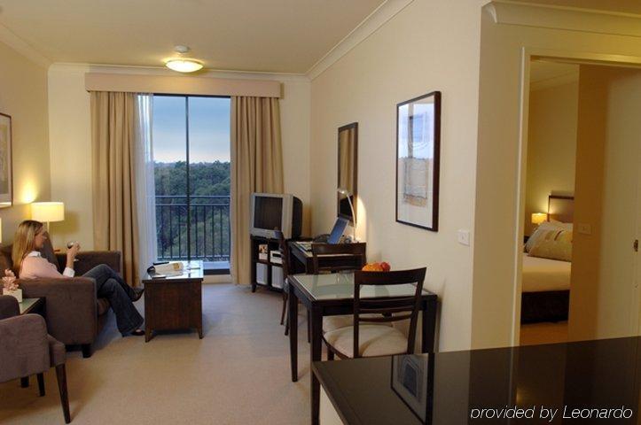 Oaks Sydney North Ryde Suites Номер фото